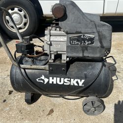 8 Gallons Air Compressor Husky