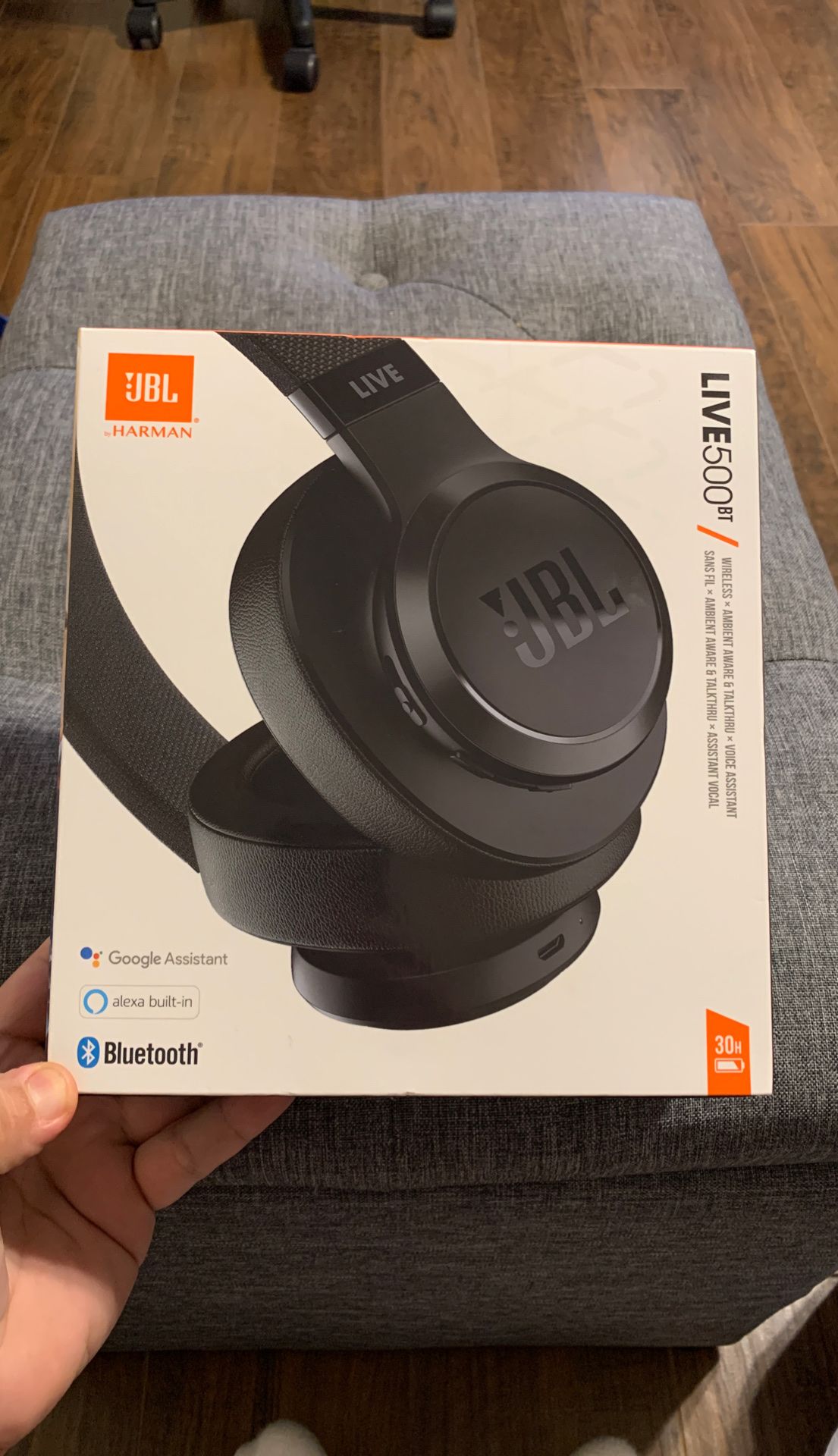 JBL Live 500 BT Around-Ear Wireless Headphone