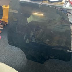 Door Window Chevy Tahoe/ GMC Left Rear