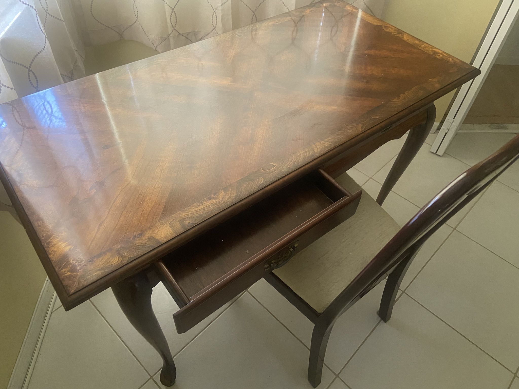 Table/desk