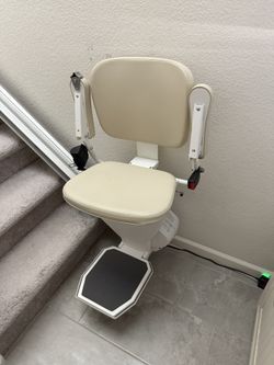 Ameriglide rave 2 StairLift