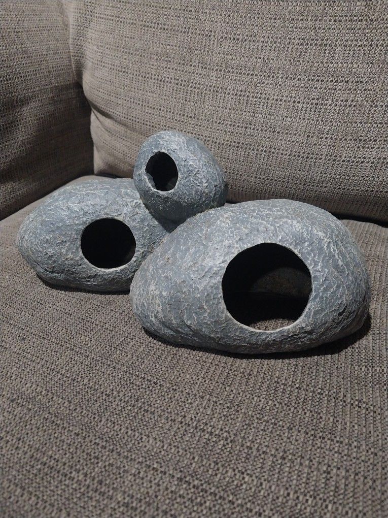Fish Cave/hider