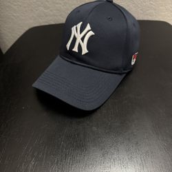 New York Yankees Navy Blue Hat 