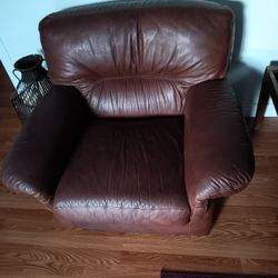 Chateau D'ax Leather Chair With Ottoman 