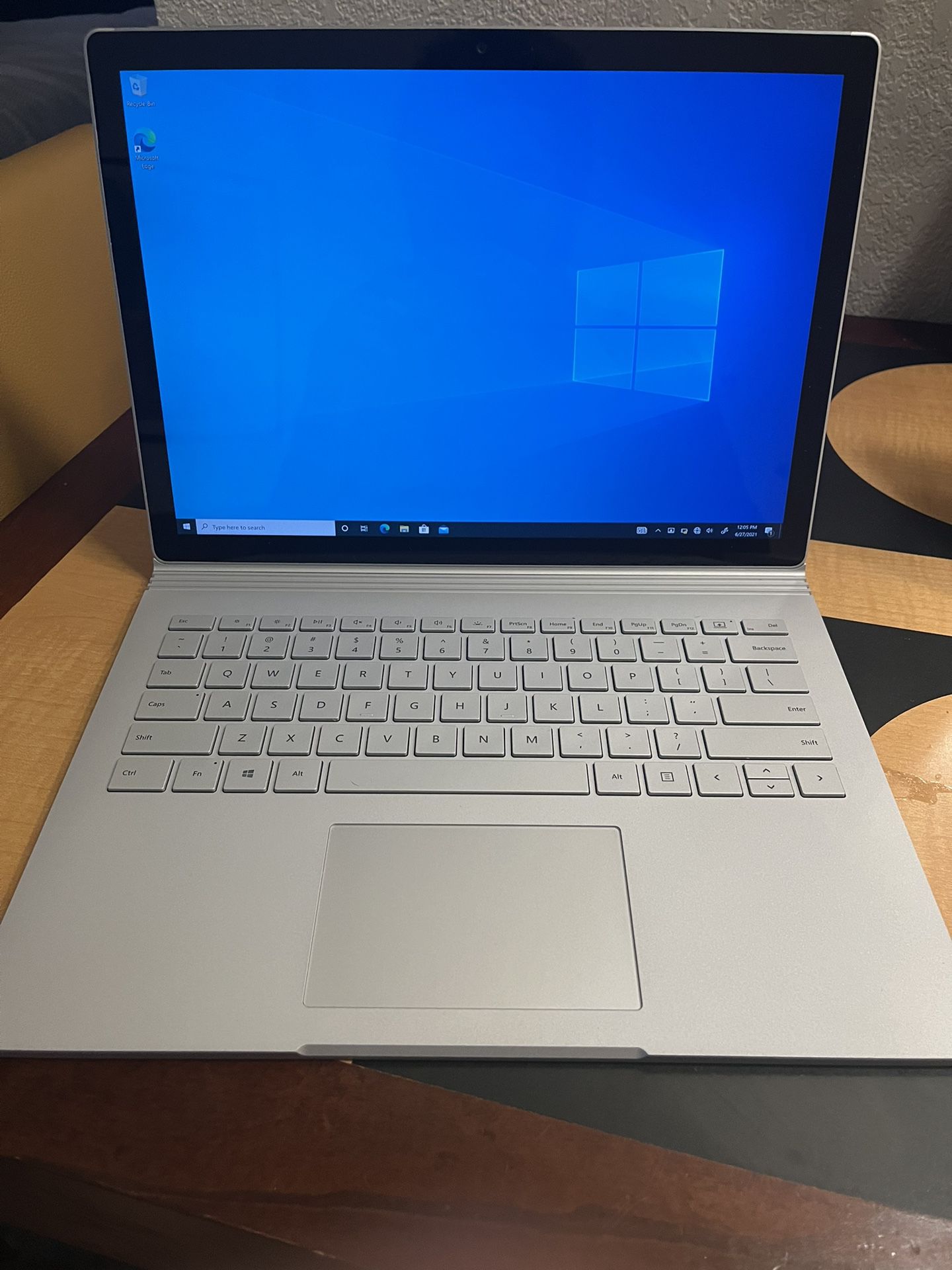 Microsoft surface book 2 ((NEED SOLD ASAP))