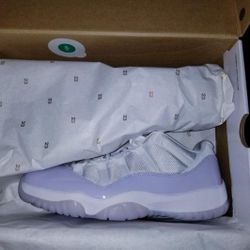 Jordan 11 Low "Pure Violet" (Women's)