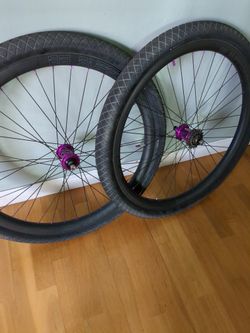 29" Custom Carbon Rims & Racing Hubs