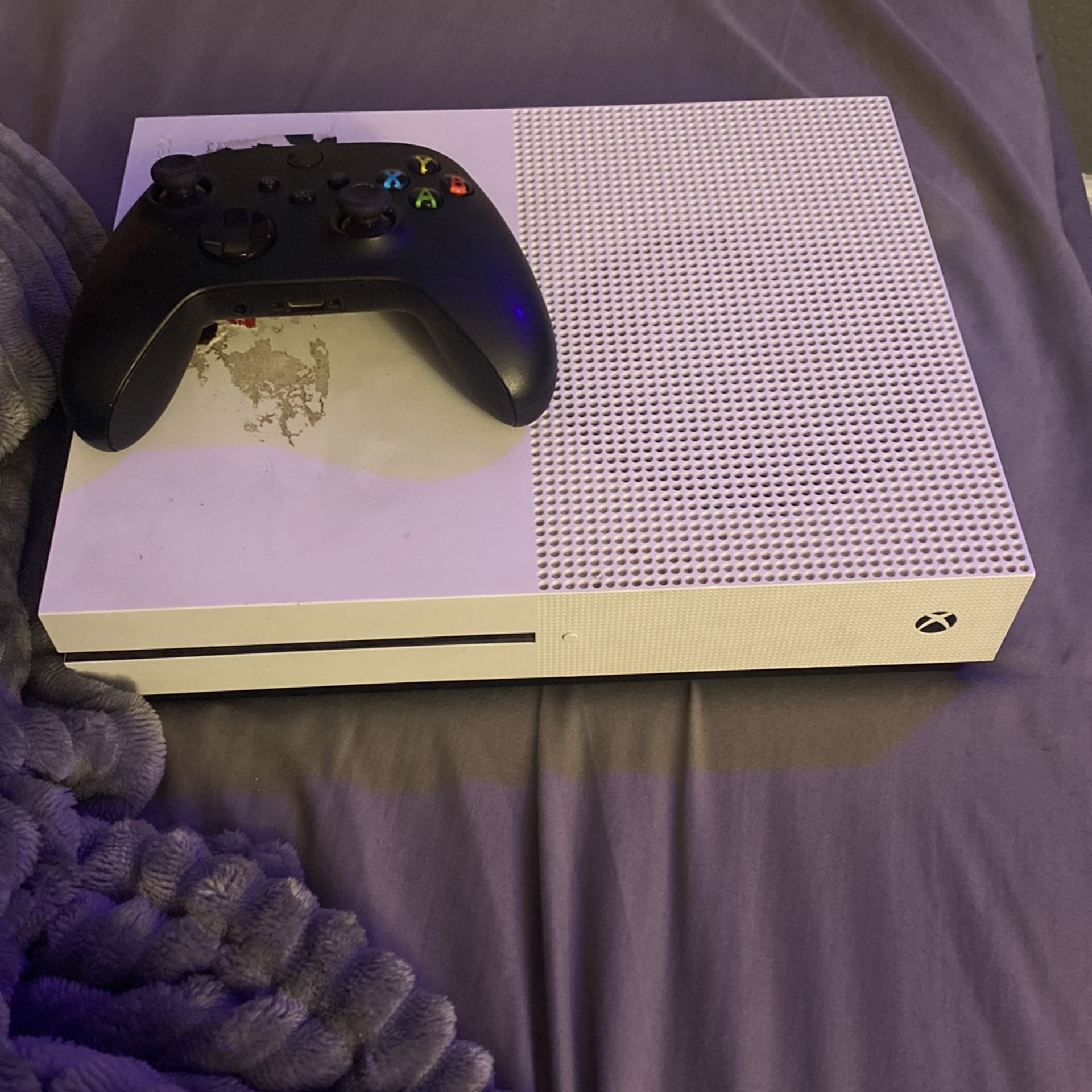 Xbox one S with controller
