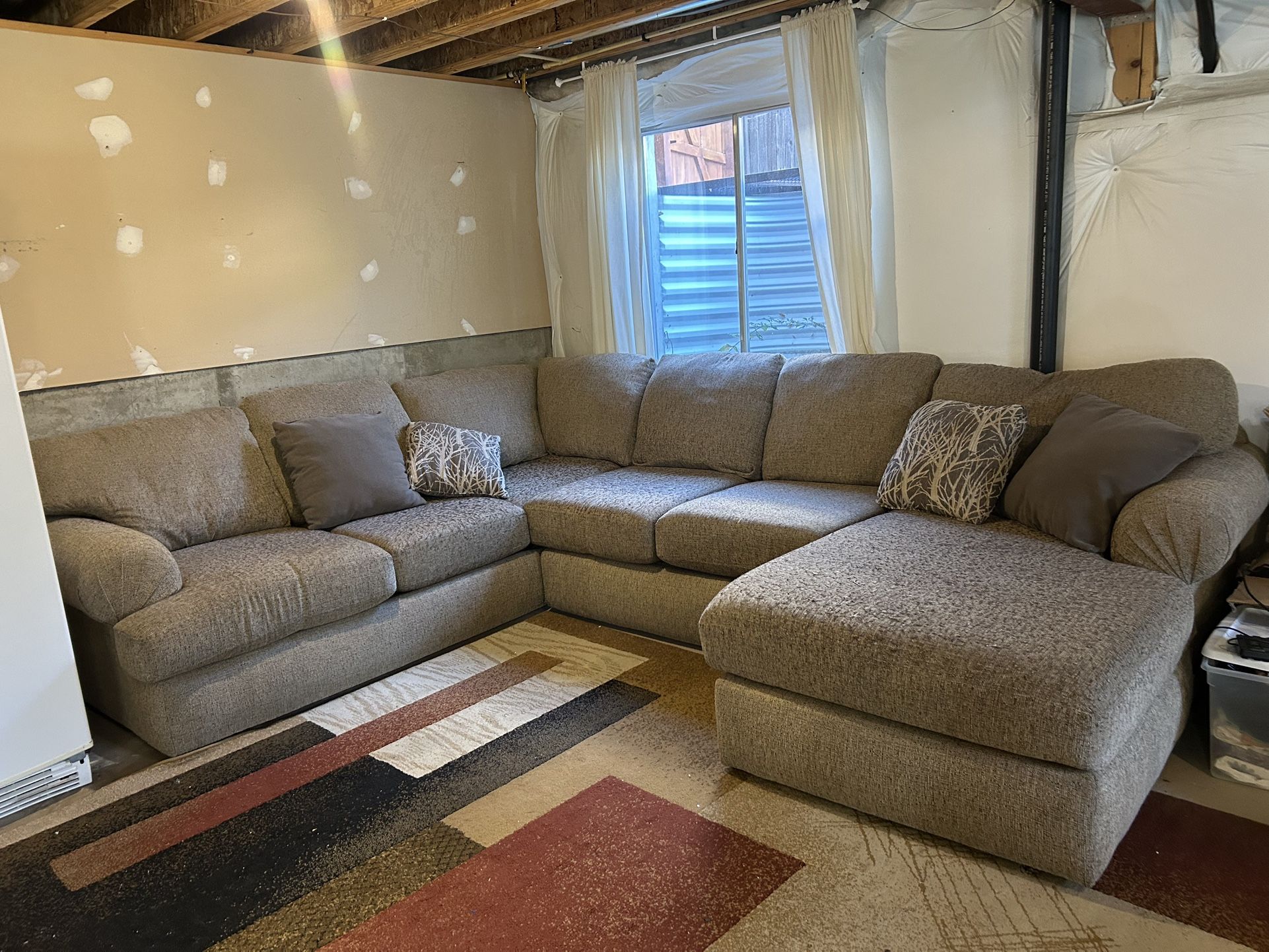 Free Sectional Sofa 