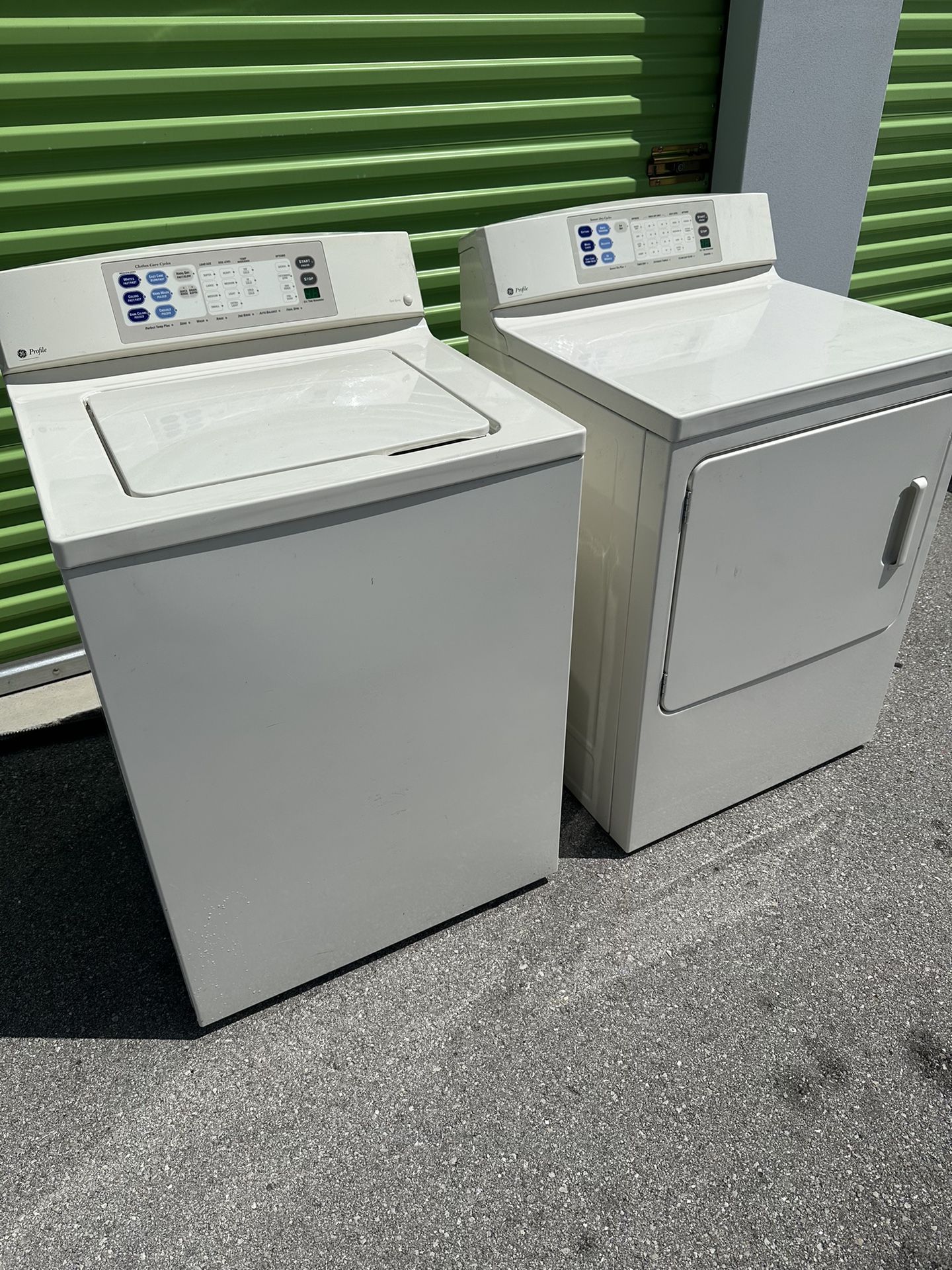 GE White Washer & Dryer Set