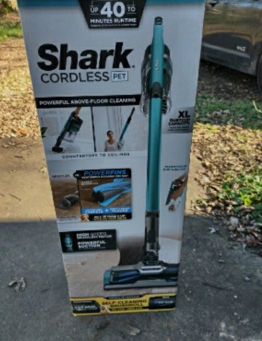 Shark Cordless Pet Vac