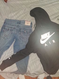 True religion pants size 32  and nike hoodie xl