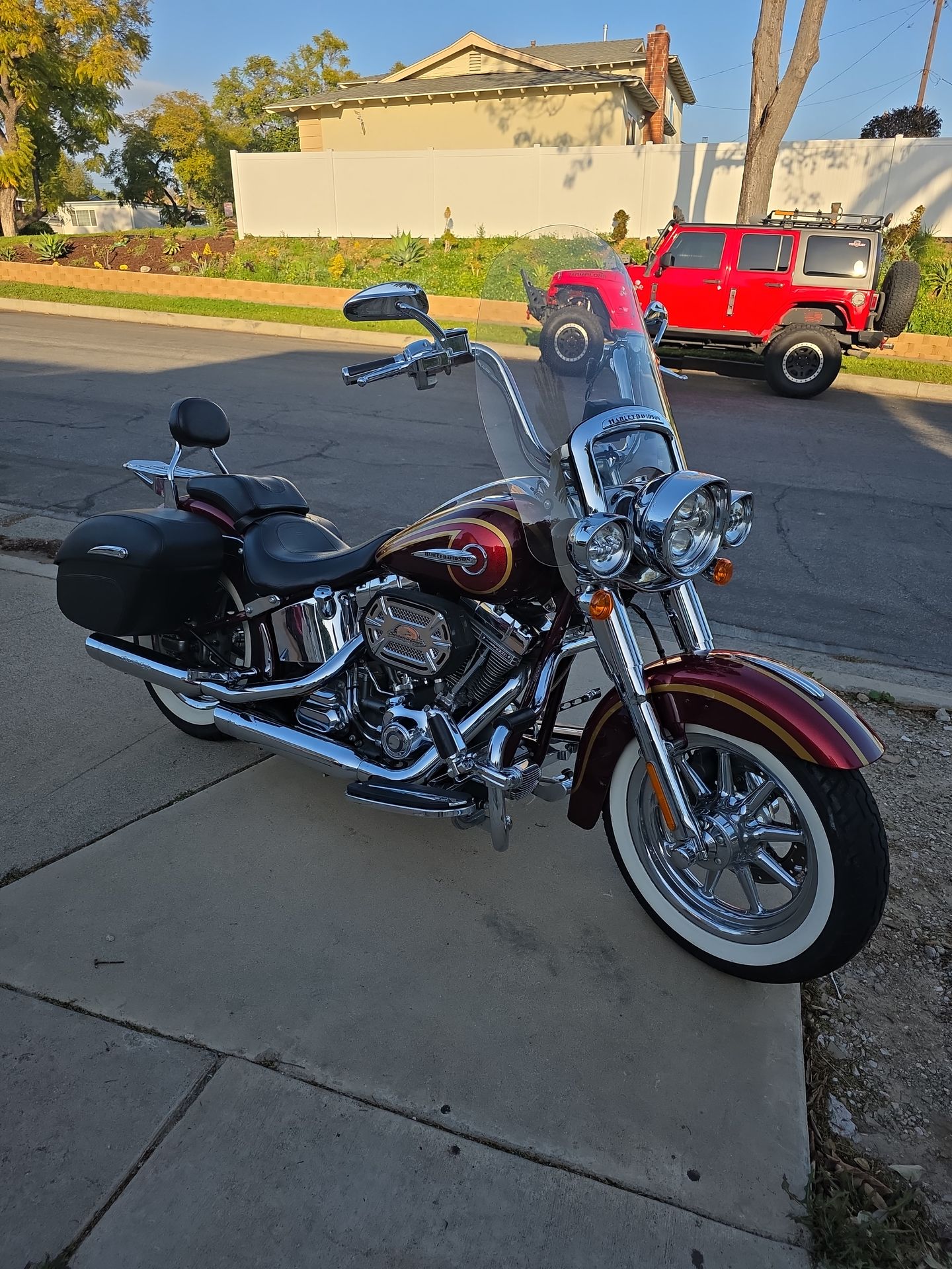 Cvo softail deluxe 2014 inmaculate.