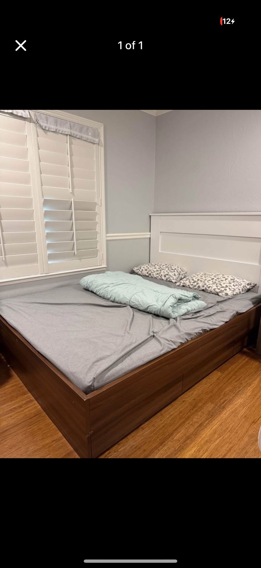 Queen Size Bed With 4 Storage Drawers(no Headboard)