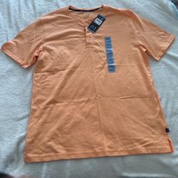 NWT Gap Men’s Size L Slub Henley Short Sleeve Shirt - Color: Apricot Wash