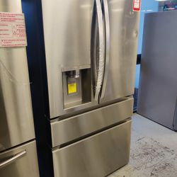 New 
29 cu. ft. SMART Standard Depth MAX French Door Refrigerator with Full Convert Drawer in Prin