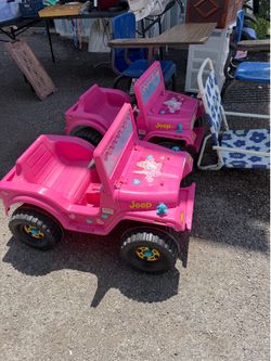 Pink jeep car