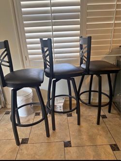 Set of 3 Black Swivel X-Back Bar Stools