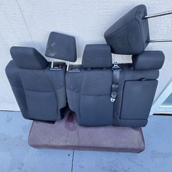 toyota rav4 2021 back seat w/ front headrest 