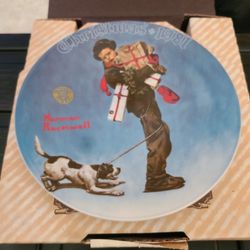 "Wrapped Up in Christmas" Bradford Exchange Plate