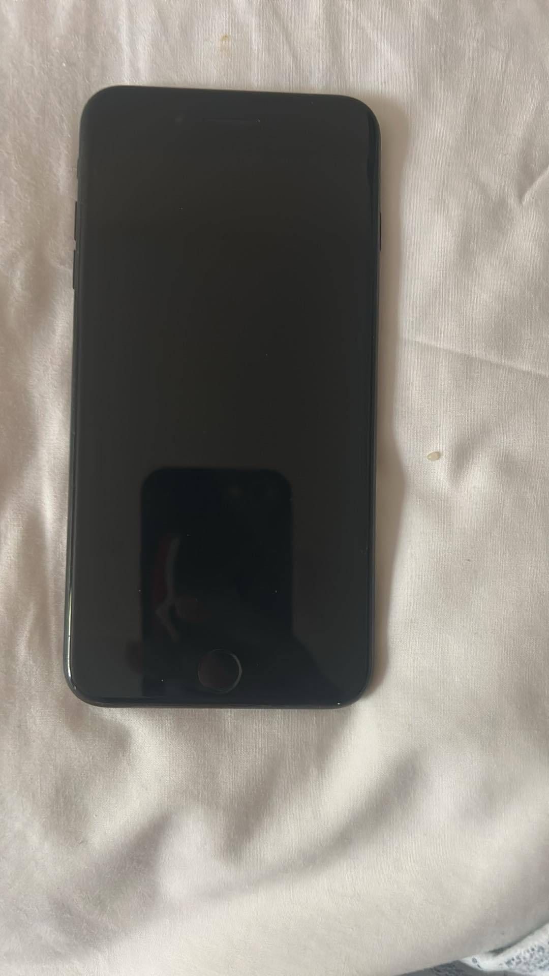 iPhone 7 Plus *UNLOCKED*