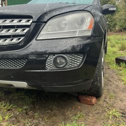 2006 Mercedes ML350 PARTING OUT PARTS