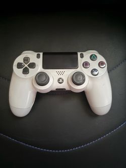 PS4 controller