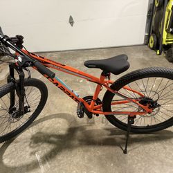 26 inch Mountain Bike 21 Speeds, Suspension Fork, Steel Frame Disc-Brake for Men