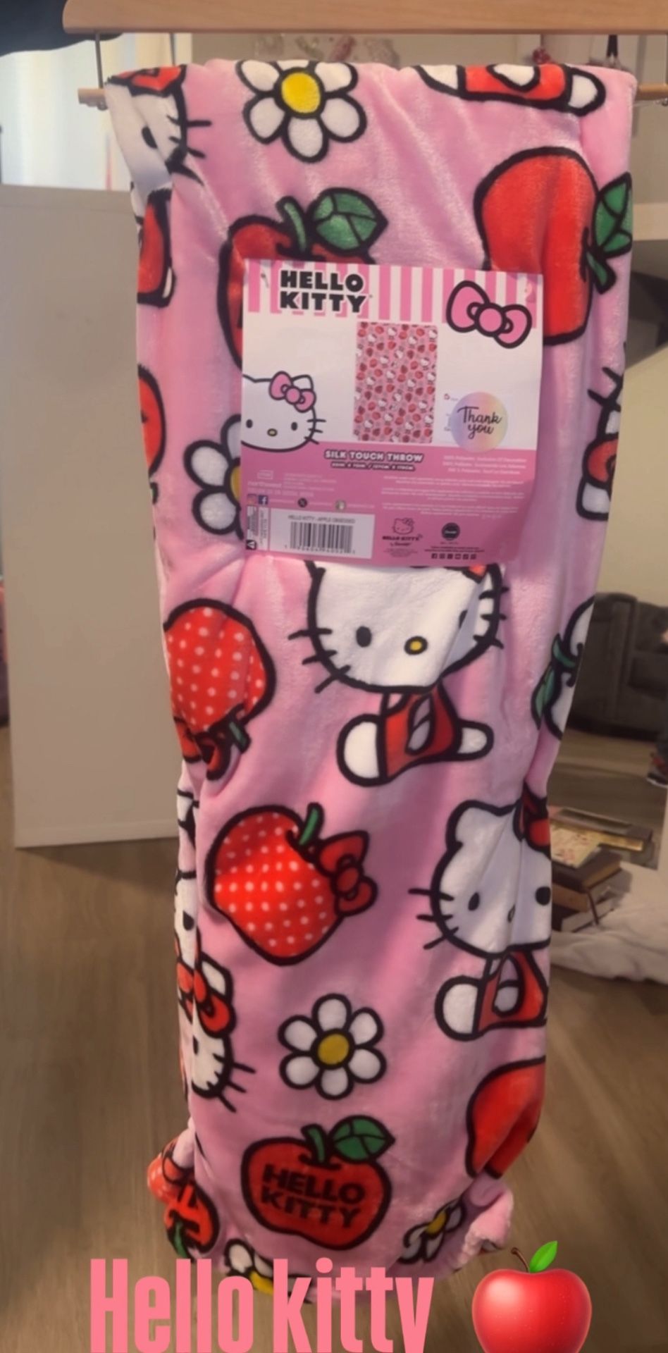 Hello Kitty Throw