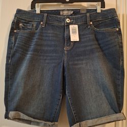 Torrid Sz 16 Women's Dark Blue Denim Shorts NWT