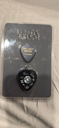 BTS Suga / Agust D D-Day Tour Guitar Pick Set Sold Out  Los Angeles Kia Forum