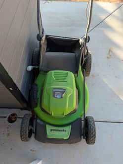 Greenworks 48V (2x24V) 20" Cordless Lawn Mower with (2) Batteries & Dual Charger