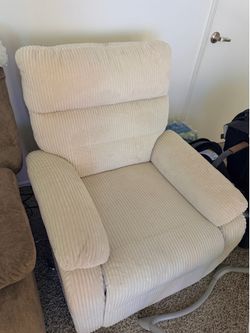 Reclining sofa with USB port