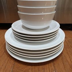 5 Dinner Plates, 4 Salad Plates, 3 Bowls - Stoneware 