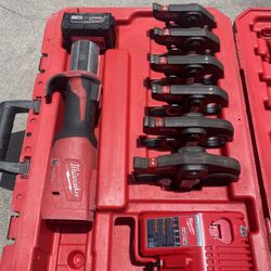 Milwaukee M18 18-Volt Lithium-Ion Brushless Cordless FORCE LOGIC Press Tool Kit w/ 1/2 in. - 2 in. Jaws ( 6x Jaws )  $1829