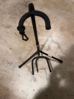 Guitar stand