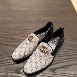 Gucci Men’s GG Canvas Loafers – Size 9