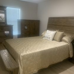 Brand New Queen Size Bedroom Outfit Tags Still On It 