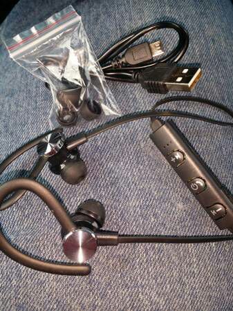 **NEW** BLUETOOTH EARBUDS WITH  MICROPHONE