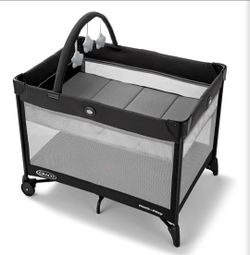Graco® On the Go Zip Pack 'n Play Playard, Folding Playpen with Bassinet, Portable Crib, Reeves