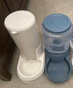 2 Cat/Dog Food Tower Bowls