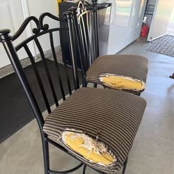 Counter Chairs Cushions Need To Be Replaced But The Frame Is Perfect   $5 Each