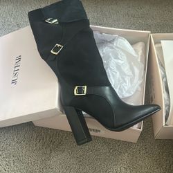 JustFab woman’s Boots Brand new 8.5 40.00$$ OBO