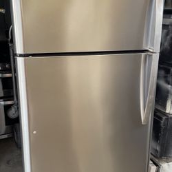Frigidaire Top -Freezer Refrigerator 