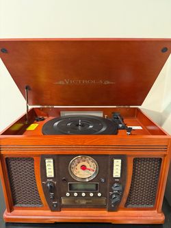 Victrola Vintage Record Player - Used