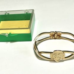 Girl Scout Bracelet w/Original Box. Gold-tone. VTG 1970-71. Excellent condition