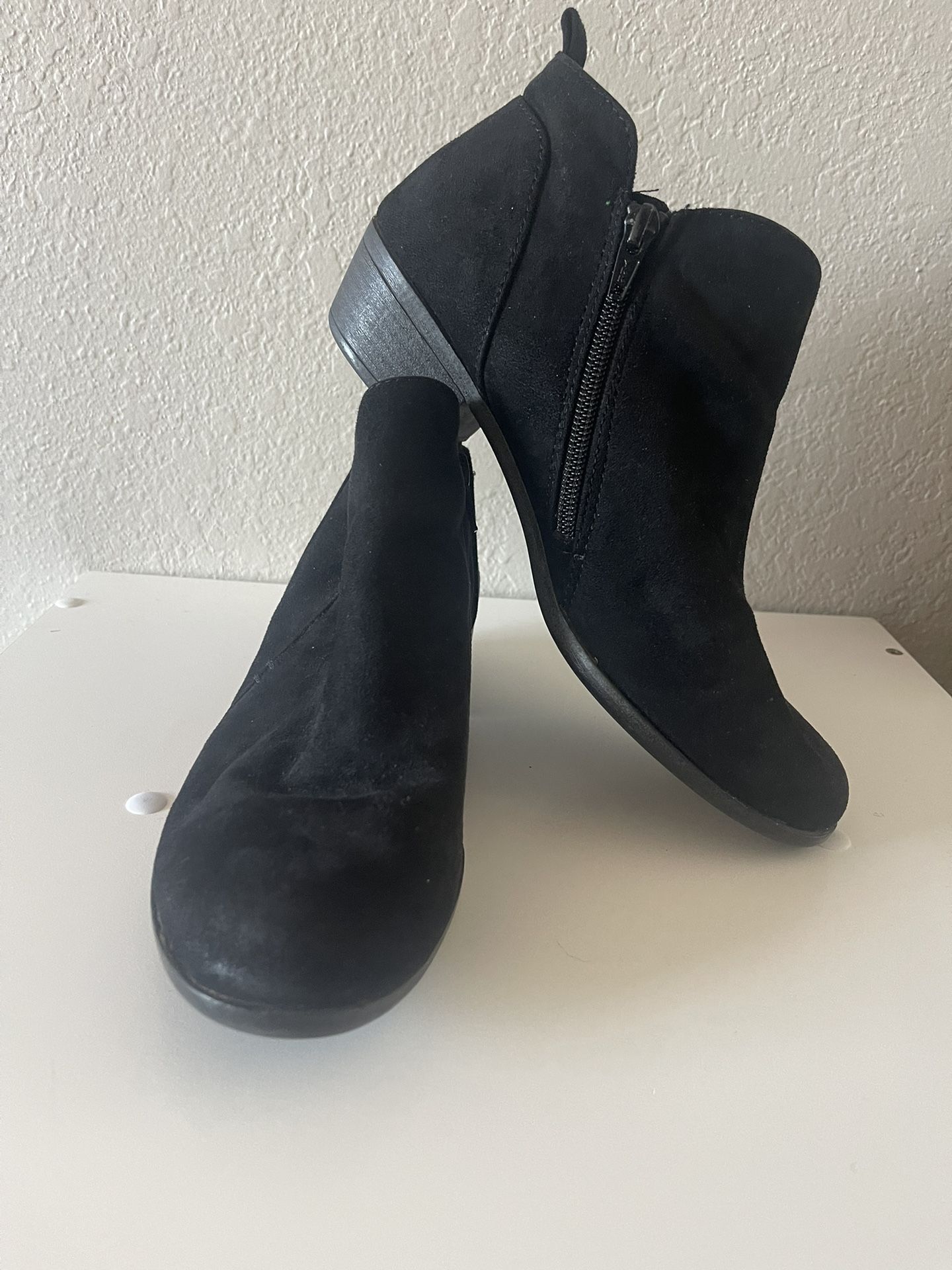 Arizona Jean Co.,Women’s Black Gale Ankle Zipper Booties, Size 8