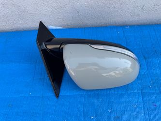 2015-2020 Kia Sorento Right Side Mirror OEM