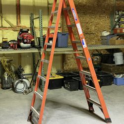 2020 Werner 8ft Ladder Fiberglass