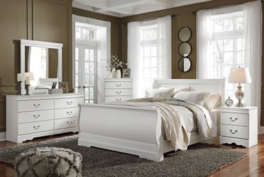 Anarasia White Queen Sleigh Bedroom Set with Dresser, Mirror, Chest and 2 Nightstands (Online Special Price)
